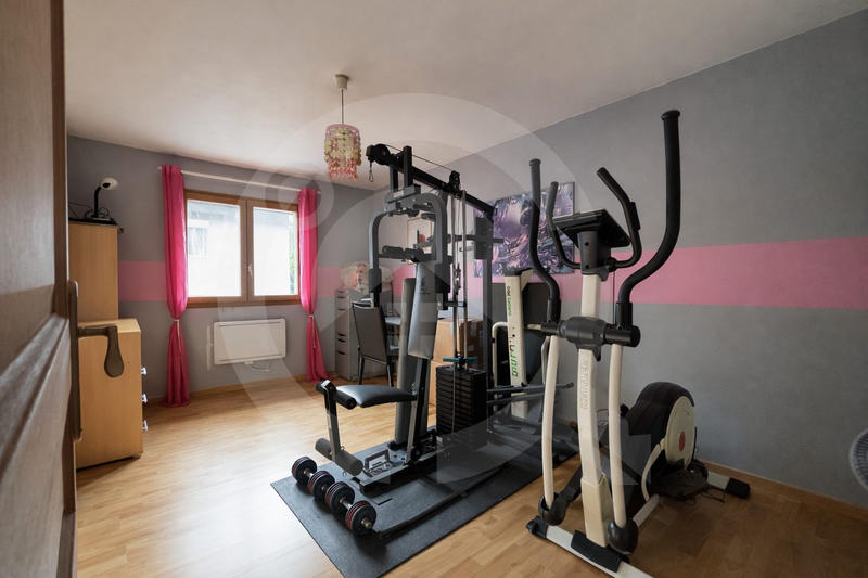 Maison - 275 m² - 8 pièces