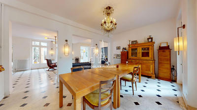 Appartement - 198 m² - 7 pièces