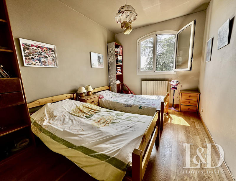 Maison - 313 m² - 9 pièces