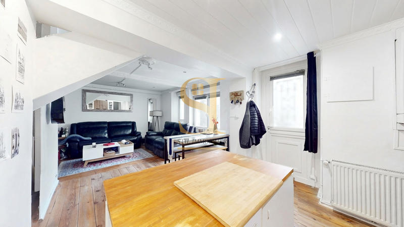 Maison - 96 m² - 6 pièces