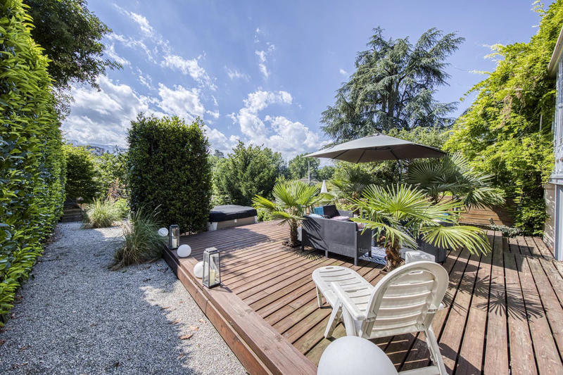 Maison - 251 m² - 10 pièces