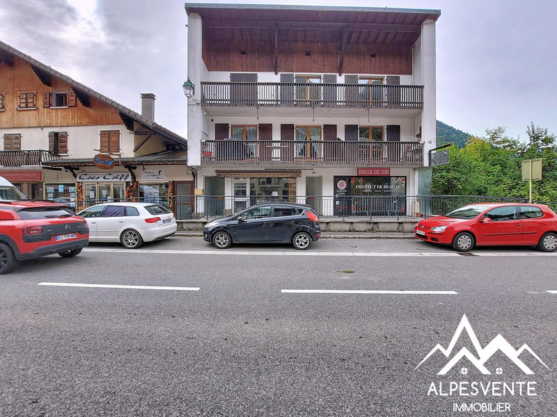 Maison - 225 m² - 10 pièces