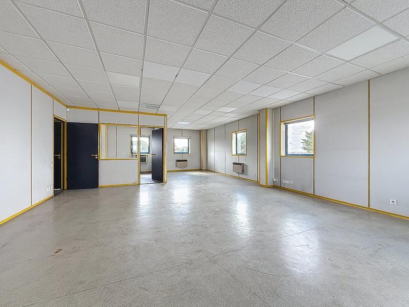 Immeuble de bureaux - 839 m²