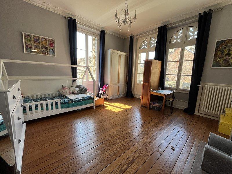 Maison - 220 m² - 7 pièces