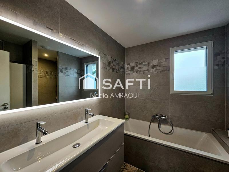 Maison - 171 m² - 7 pièces