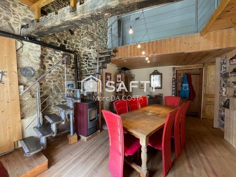 Maison - 225 m² - 10 pièces