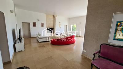 Maison - 264 m² - 11 pièces