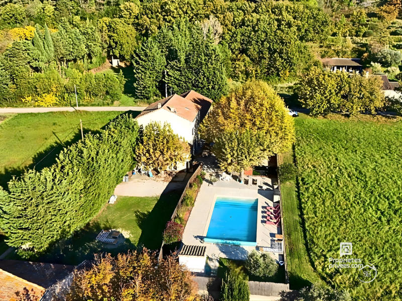 Mas - 211 m² - 9 pièces