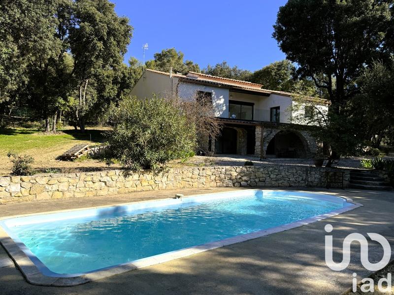 Maison - 235 m² - 6 pièces