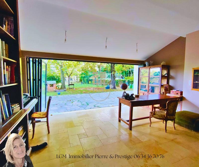 Maison - 270 m² - 8 pièces