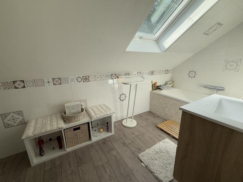 Maison - 128 m² - 8 pièces