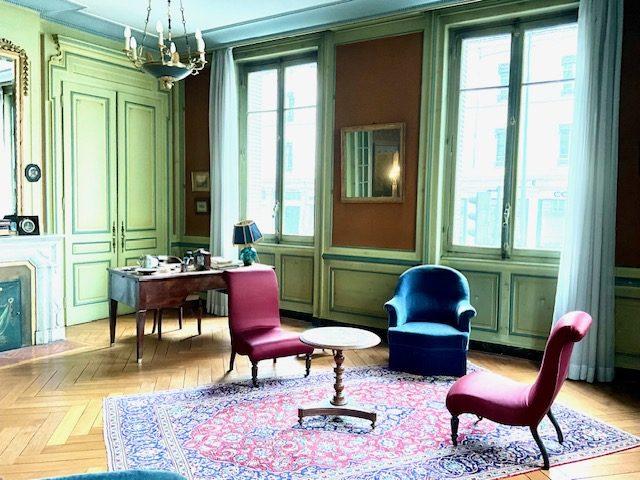 Appartement - 203 m² - 7 pièces