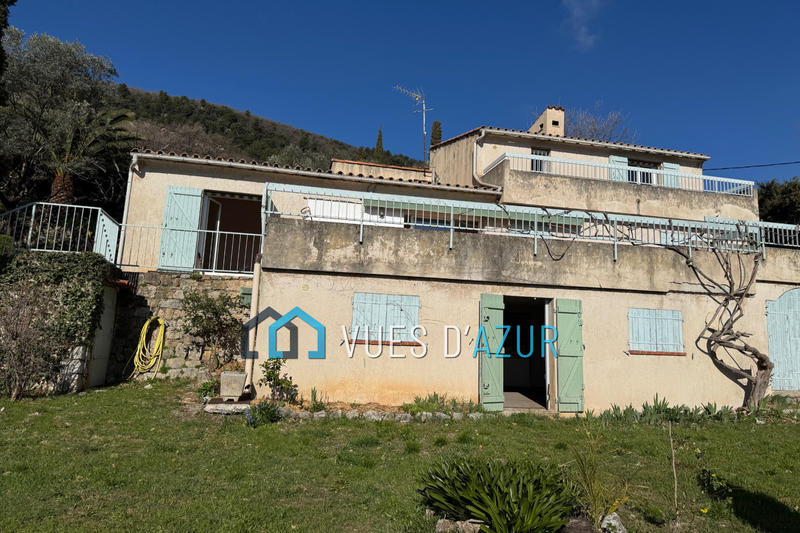 Maison - 205 m² - 6 pièces