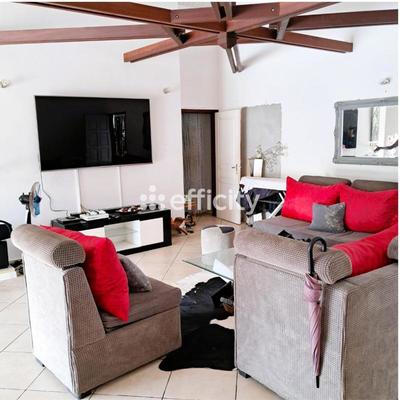 Maison - 168 m² - 7 pièces