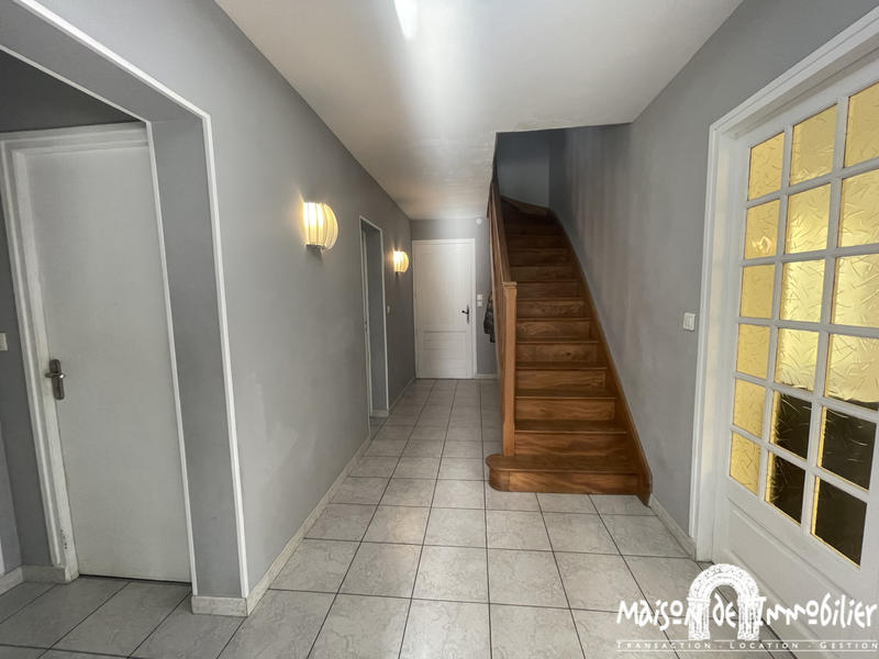 Maison - 185 m² - 8 pièces