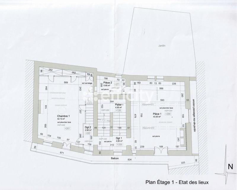 Maison - 250 m² - 6 pièces