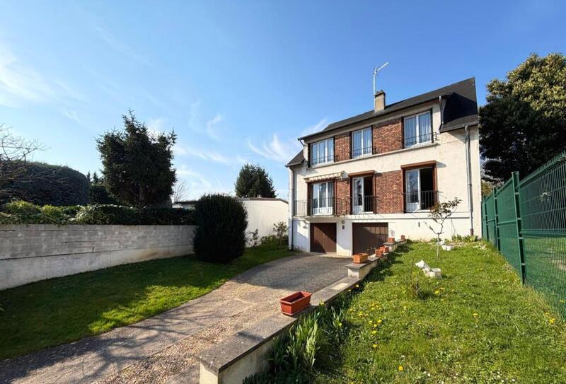 Maison - 204 m² - 7 pièces