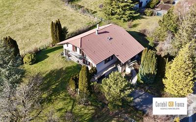 Maison traditionnelle - 320 m² - 5 pièces