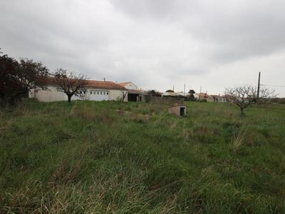 Terrain constructible - 833 m²
