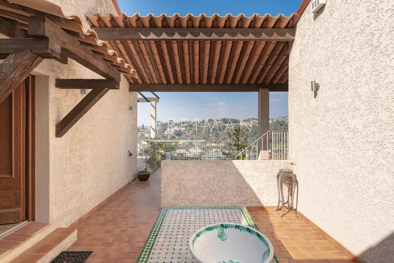 Maison - 269 m² - 9 pièces