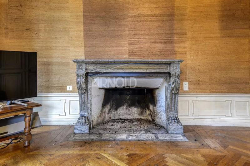 Maison - 463 m² - 15 pièces