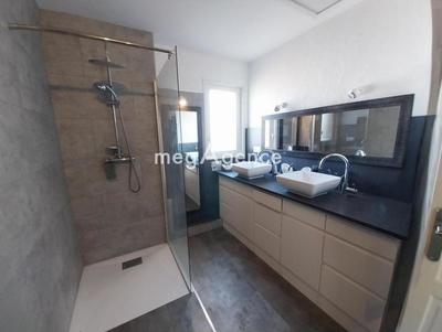 Maison - 170 m² - 10 pièces