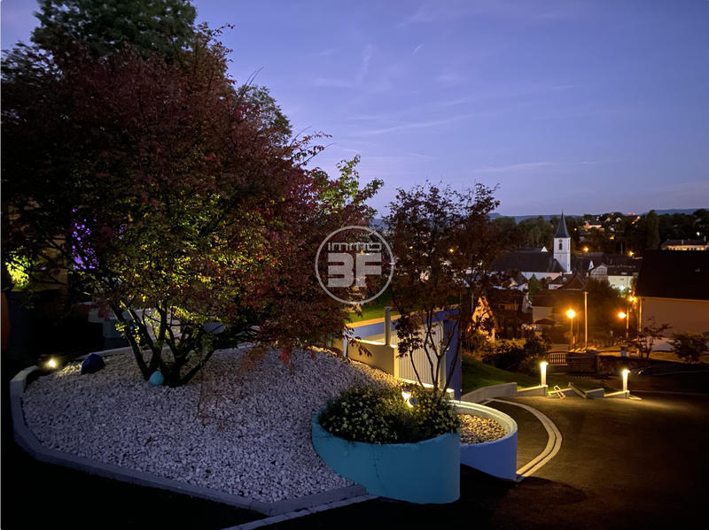 Maison - 240 m² - 5 pièces