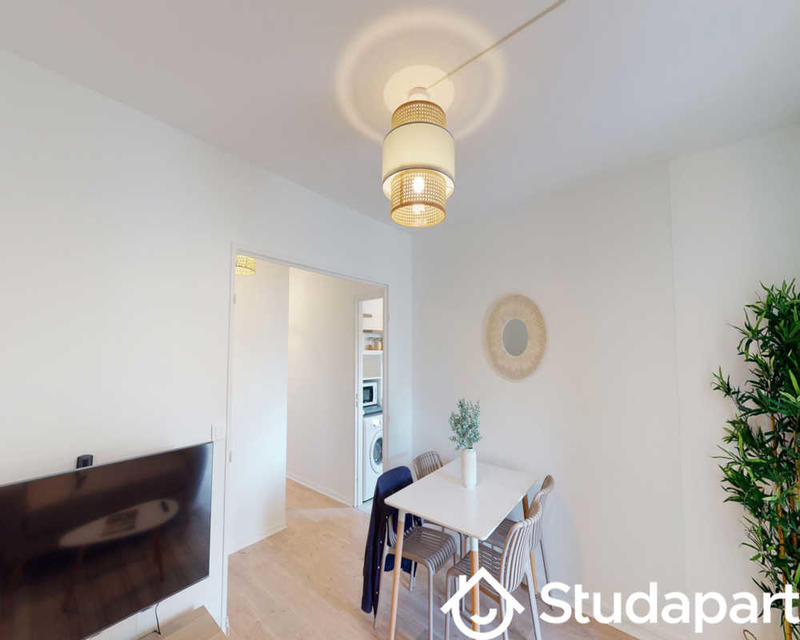 Chambre - 80 m² - 1 pièce