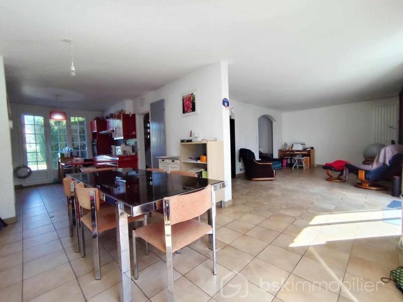 Maison traditionnelle - 141 m² - 7 pièces