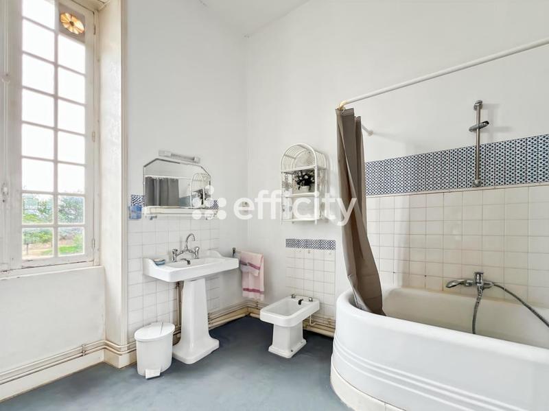 Propriété - 436 m² - 16 pièces