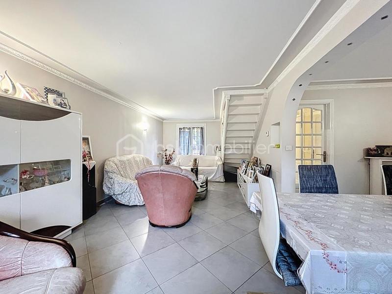 Maison - 104 m² - 6 pièces