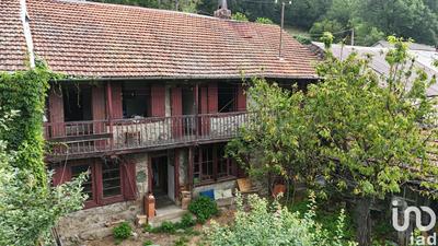 Maison - 180 m² - 10 pièces