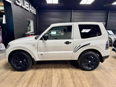 Mitsubishi Pajero III (2) 3.2 Di-D 200 Sport Black 3p