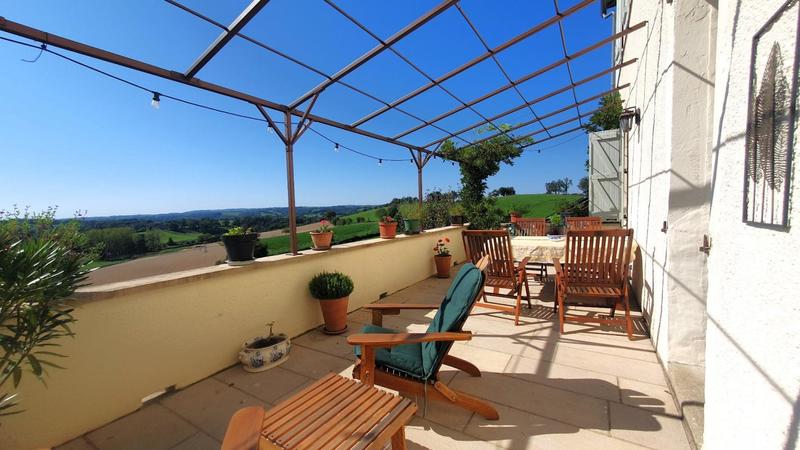 Propriété - 442 m² - 12 pièces