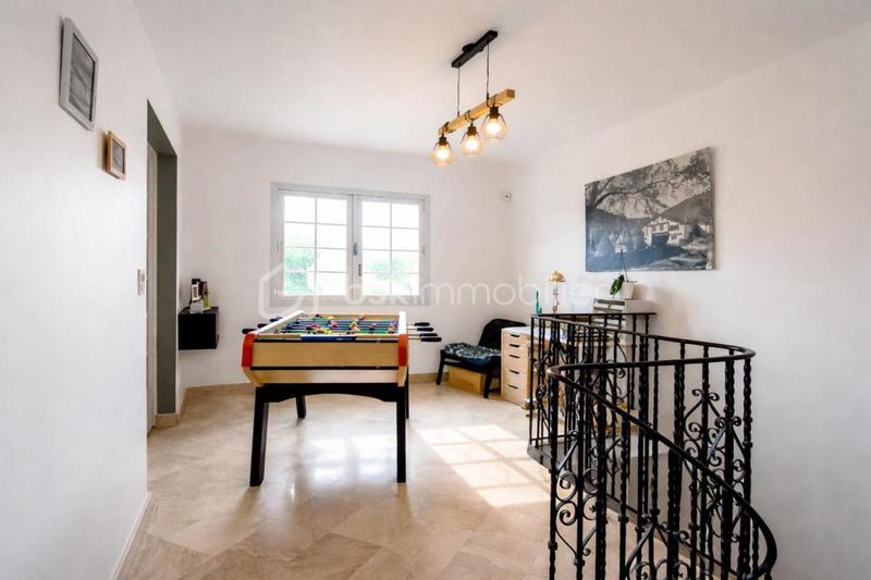 Maison - 160 m² - 6 pièces