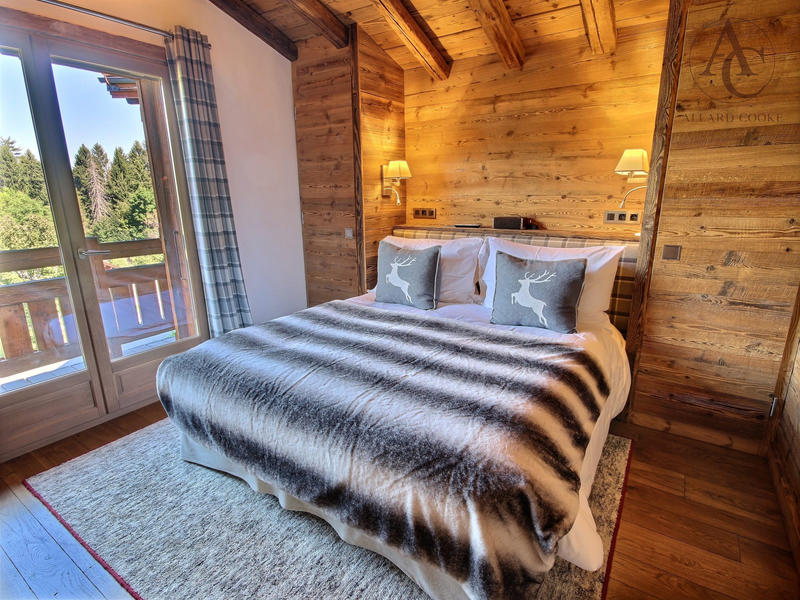 Châlet - 380 m² - 8 pièces