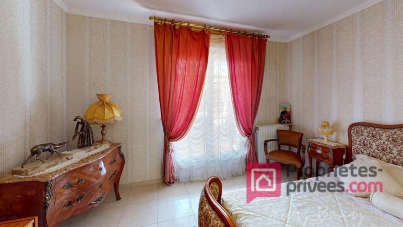 Maison - 230 m² - 8 pièces