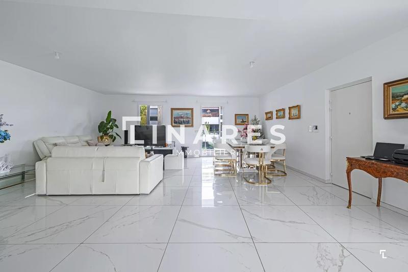 Appartement - 200 m² - 5 pièces