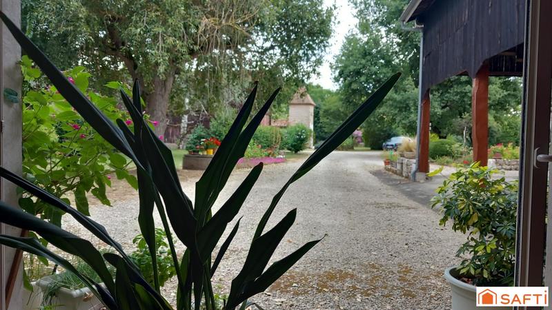 Maison - 220 m² - 6 pièces