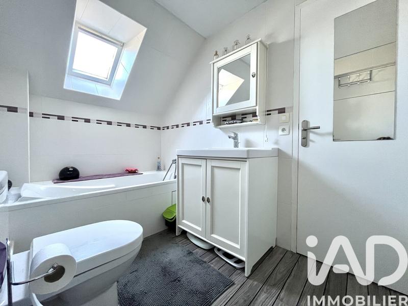 Maison - 95 m² - 5 pièces