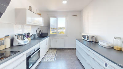 Appartement - 94 m² - 5 pièces