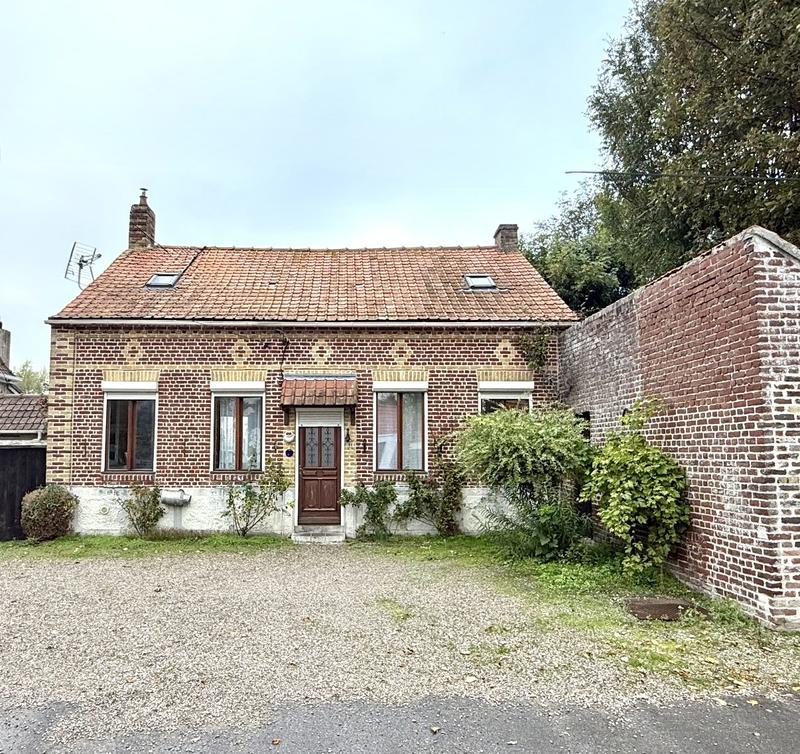 Maison - 90 m² - 5 pièces