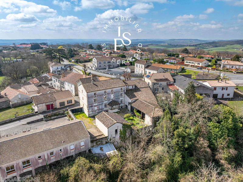 Maison de village - 257 m² - 7 pièces