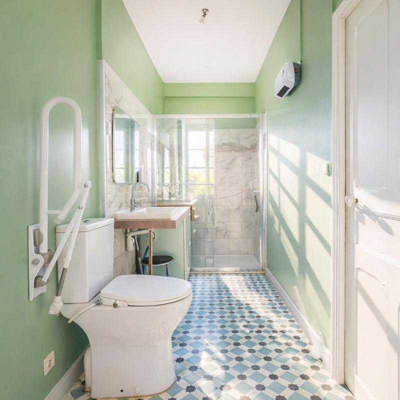 Maison - 200 m² - 8 pièces