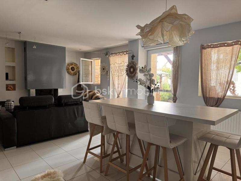 Demeure - 260 m² - 10 pièces