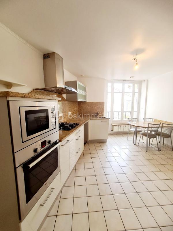 Appartement - 179 m² - 8 pièces