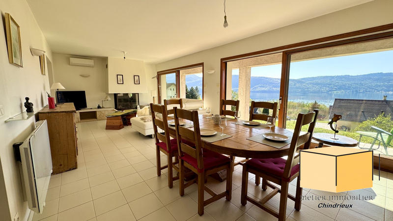 Villa - 166 m² - 6 pièces