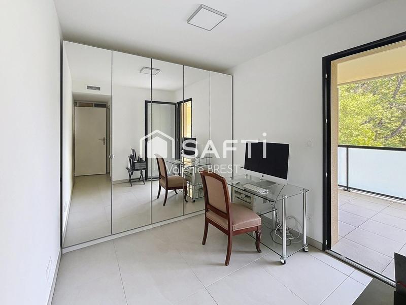 Appartement - 100 m² - 4 pièces