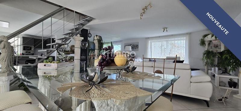 Maison - 232 m² - 6 pièces