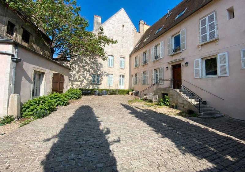 Appartement - 146 m² - 7 pièces